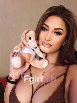 Emilie - Escort à Le Locle