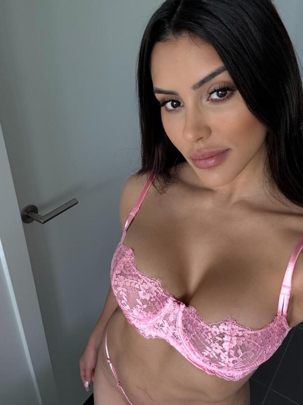 Émilie - Masseuse érotique à Lausanne
