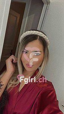Emilie - Escort in Neuenburg