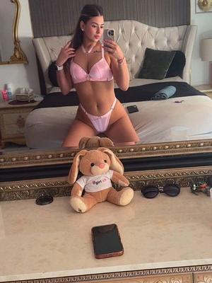 Emily - Escort in Gland

