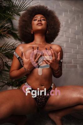 Emma - Escort in Martigny

