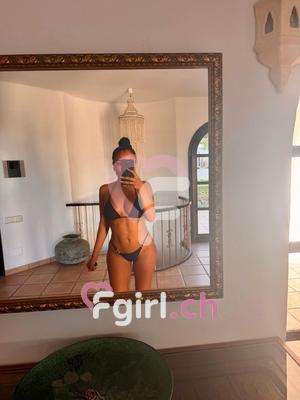 Emma - Erotische Masseurin in Collombey
