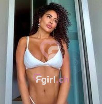 Emma - Erotische Masseurin in Collombey
