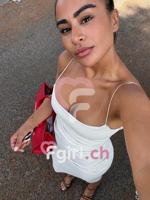 Emma - Erotische Masseurin in Collombey
