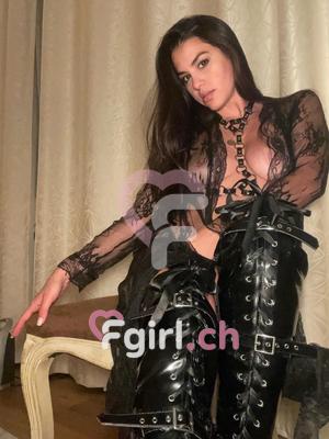 Erina - BDSM-Domina in Genf
