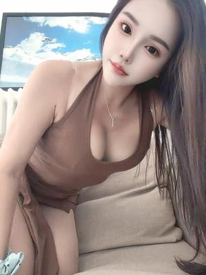 Lulu - Escort in Montreux
