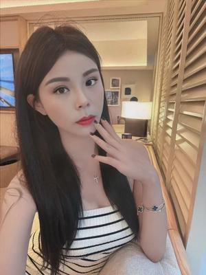 Lola - Escort in Lausanne
