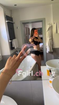 Eve - Erotische Masseurin in Genf
