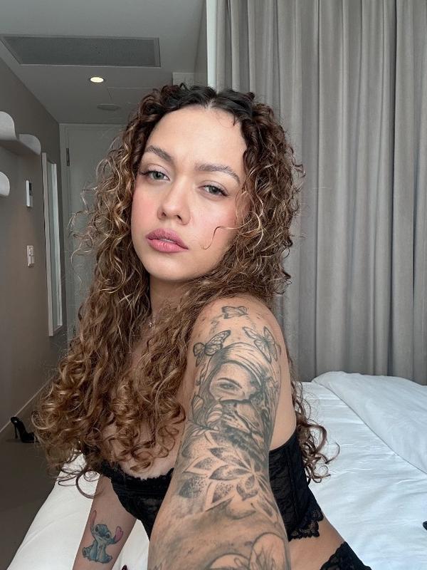 Fábia - Escort in Fribourg

