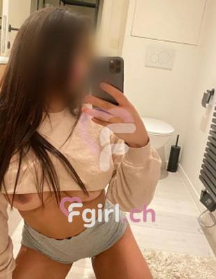 Felicia - Escort in Neuenburg
