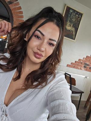 Florentina - Escort a Aigle
