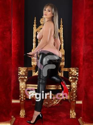 Francesca - Escort à Eaux-vives
