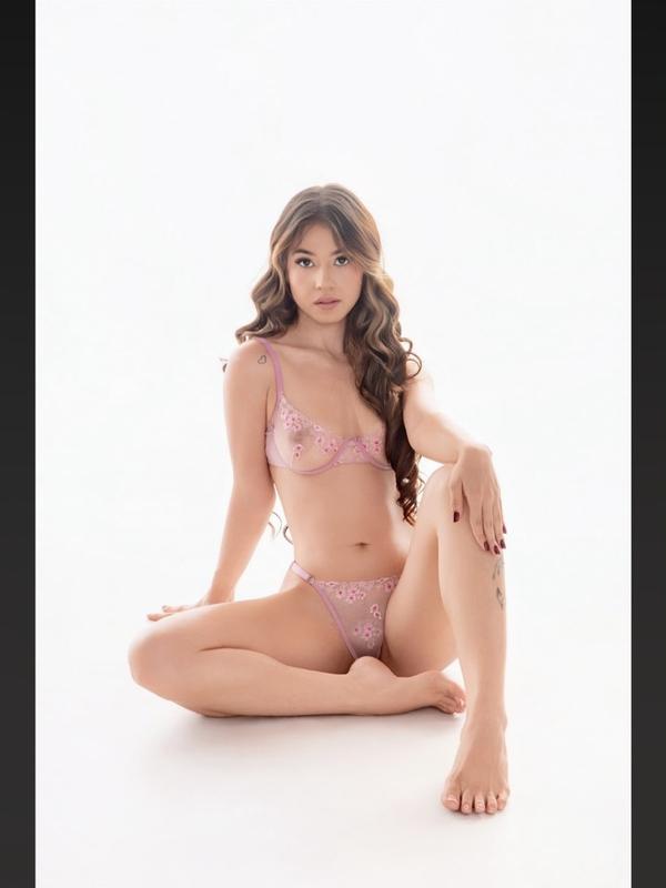 Gabriela - Escort in Genf
