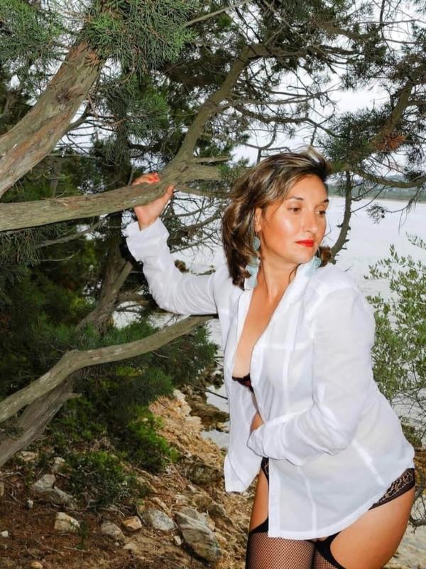 Gina Tantra - Masajista erótica en Monthey
