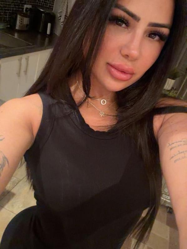 Giovanna - Escort in Genf
