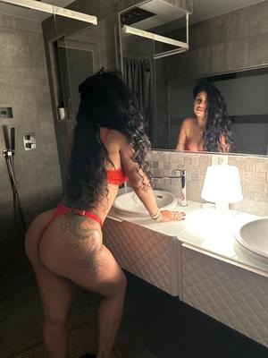 Giovanna - Brésilienne très excitée pour du sexe torride