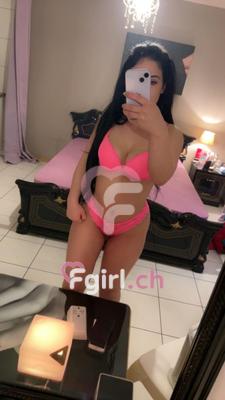 Giulia - Escort in Neuenburg

