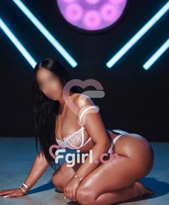 Hana - Escort à Eaux-vives

