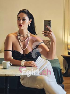 Hela - Escort à Sion

