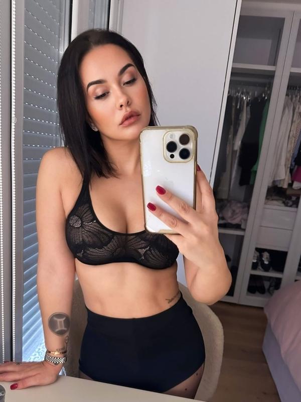 Helena - Masseuse érotique à Lausanne

