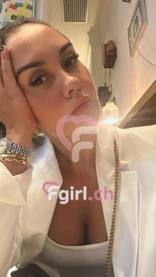 Helena - Masseuse érotique à Lausanne
