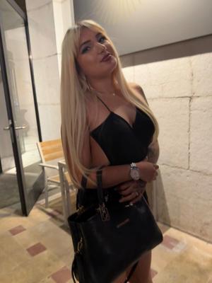 Helena Zehra - Escort a Fribourg
