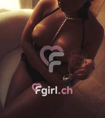 Helena - Escort in Yverdon-les-bains
