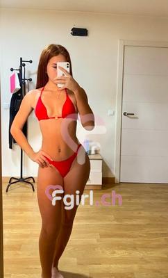 Henny - Escort in Martigny
