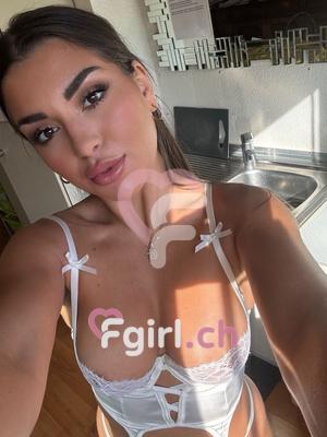 Isabella - Escort in Fribourg