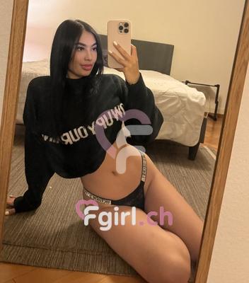 Isabella - Escort in Plainpalais