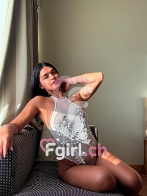 Issa - Escort in Genf
