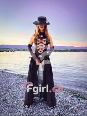 Goddess Ivanka - Dominatrice BDSM à Genève
