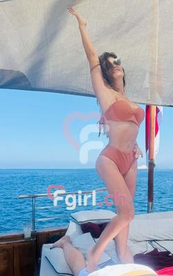 Goddess Ivanka - Dominatrice BDSM à Genève
