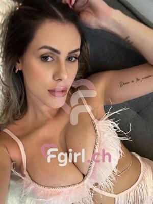 Izzie Ferraro - Escort à Morges
