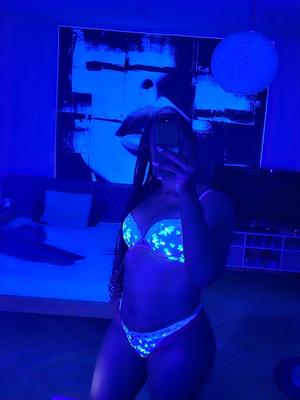 Jade - Escort à Le Locle
