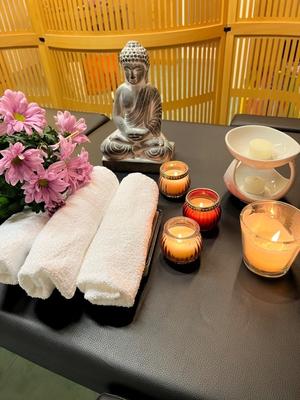 Jade - Erotische Masseurin in Bex
