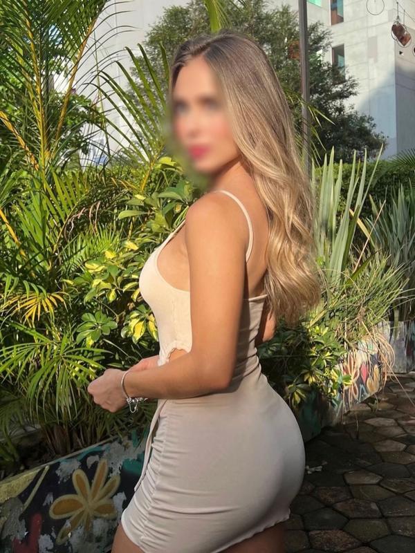 Jasmine - Erotische Masseurin in Lausanne
