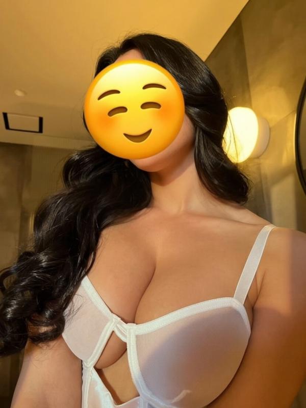 Jasmine - Escort à Genève
