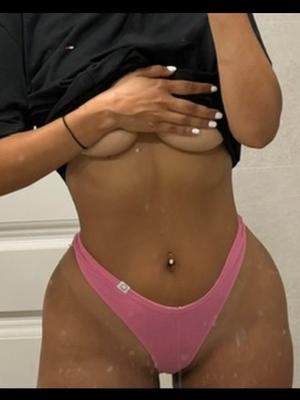 Jenna - Masajista erótica en Lausanne
