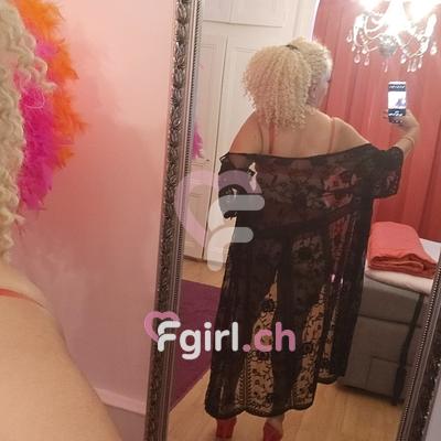 Jennifer - Massaggiatrice erotica a Bulle
