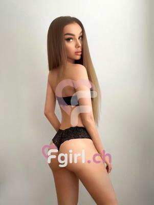 Jolie Lamore - Escort in Geneva
