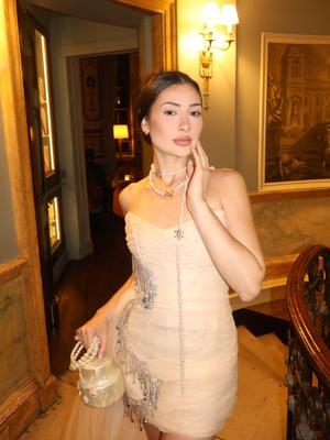 Júlia - Escort en Montreux
