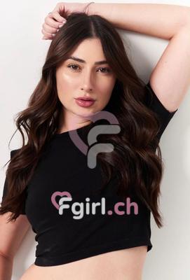 Júlia - Escort a Montreux
