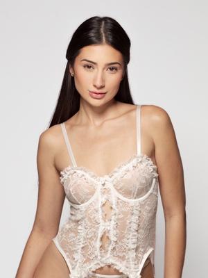 Júlia - Escort a Montreux
