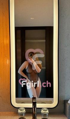 Julia - Escort à Vevey
