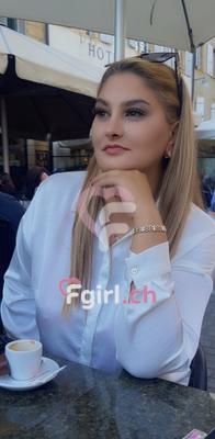 Julia - Escort à Fribourg

