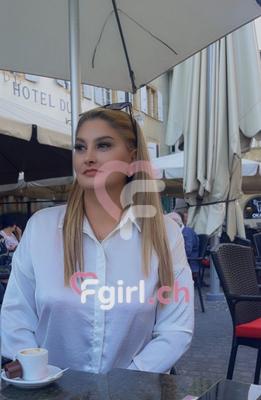 Julia - Escort à Fribourg
