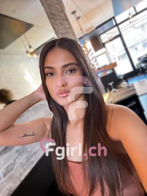 Juliana - Escort in Geneva