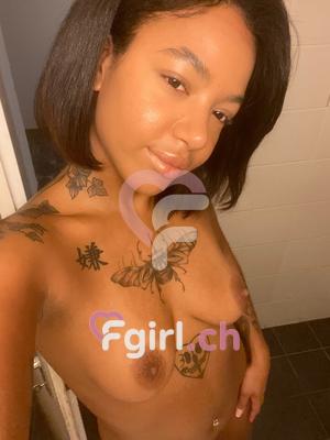Julie - Escort in Geneva
