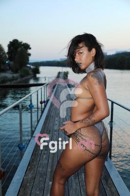 Julie - Escort in Geneva
